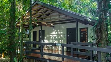 Cabin (Rainforest - Escape) | Hypo-allergenic bedding, bed sheets