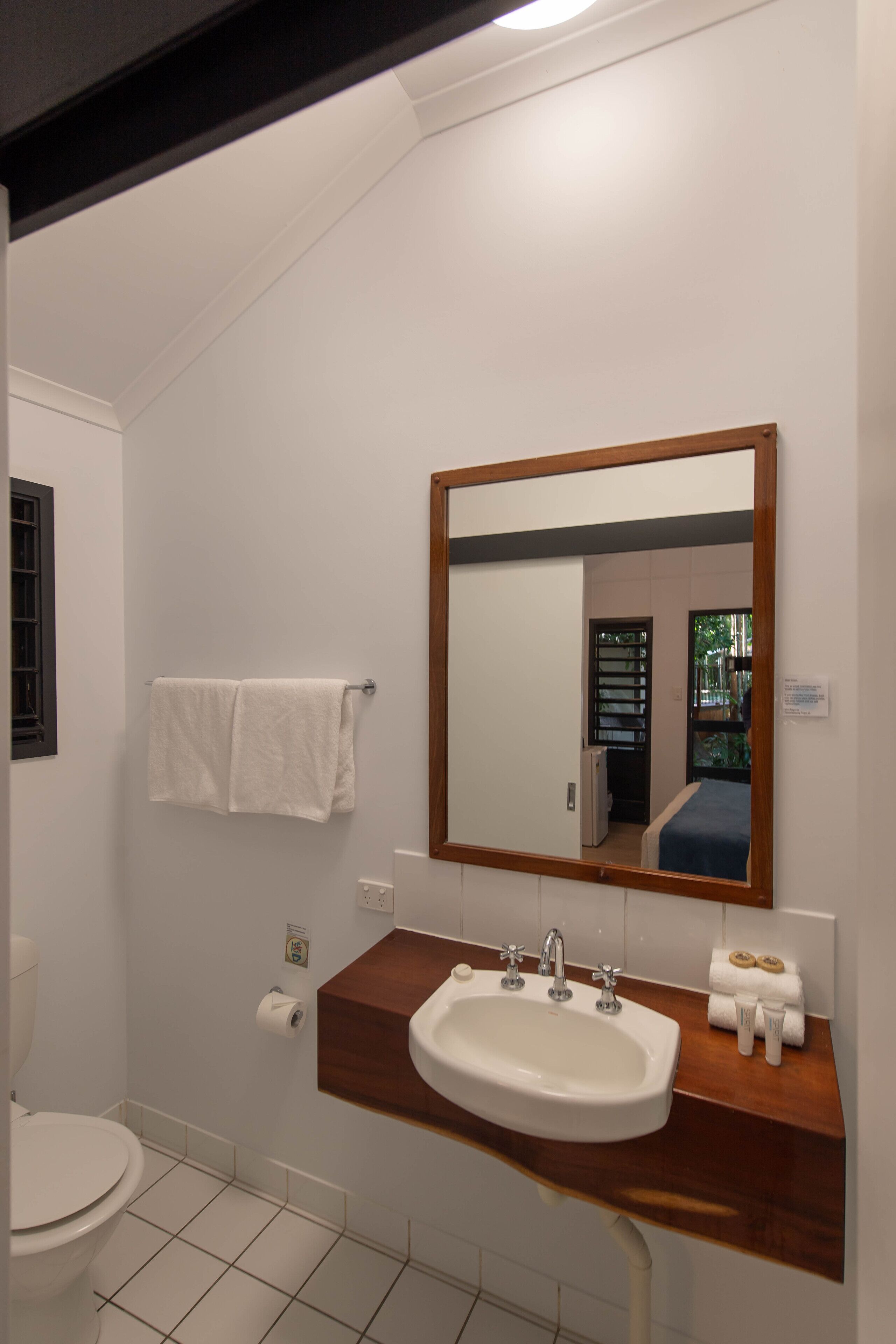 cabin (mackay) | bathroom | towels