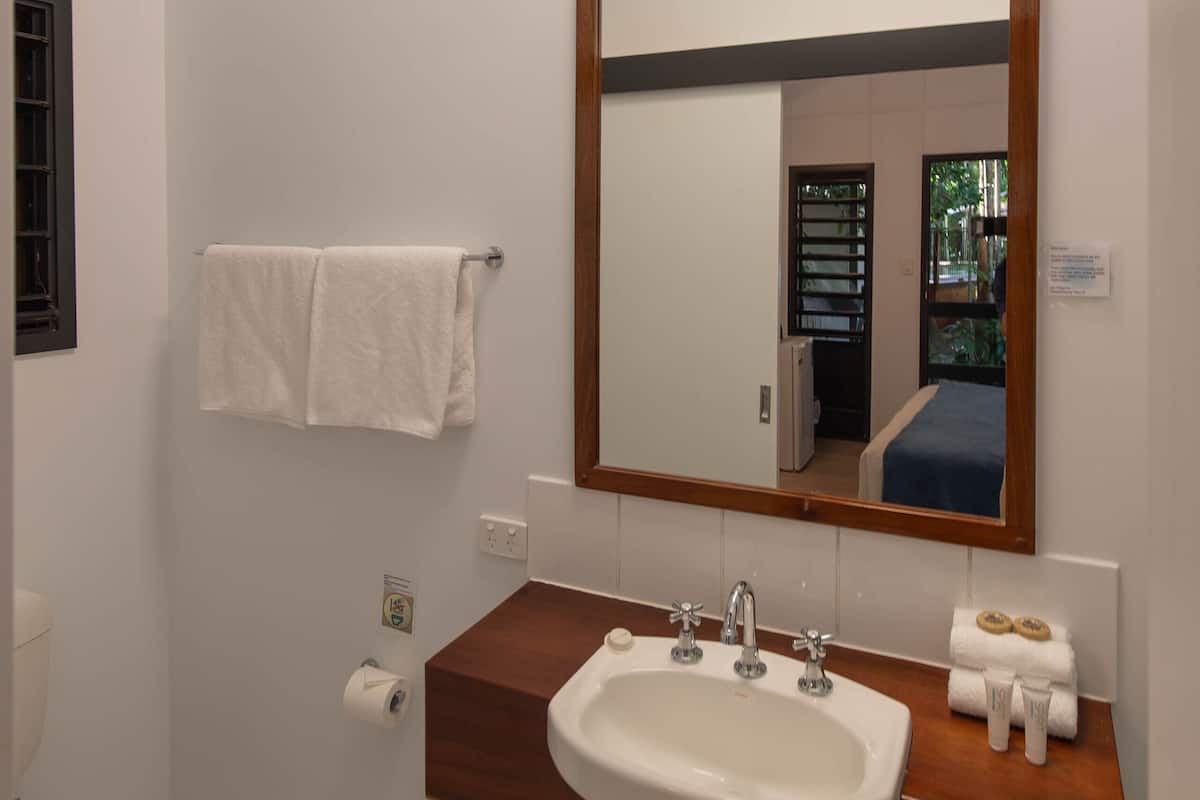 cabin (mackay) | bathroom | towels