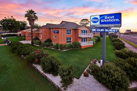 Exterior. Best Western Casula Motor Inn