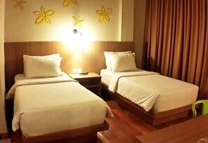 Standard Room | In-room safe, soundproofing, free WiFi, wheelchair access - MaxOneHotels at Vivo Palembang (Palembang)