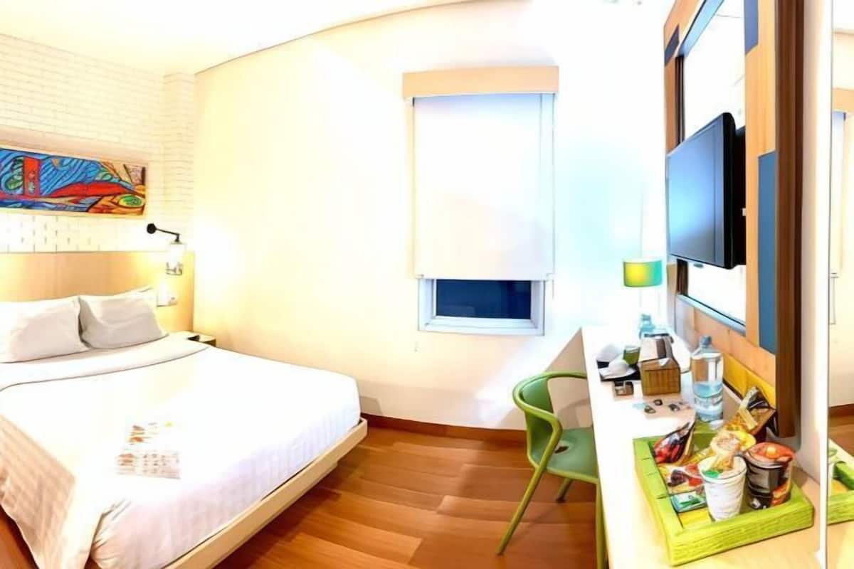In-room safe, soundproofing, free WiFi