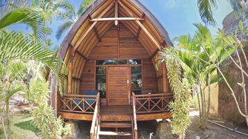 Standard Bungalow, 1 Bedroom, Non Smoking | 1 bedroom, in-room safe, rollaway beds, WiFi