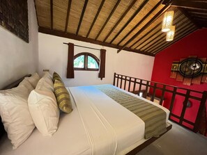 Casa rural Deluxe | Bany | Dutxa, articles de tocador gratuïts, assecador de cabells i tovalloles 