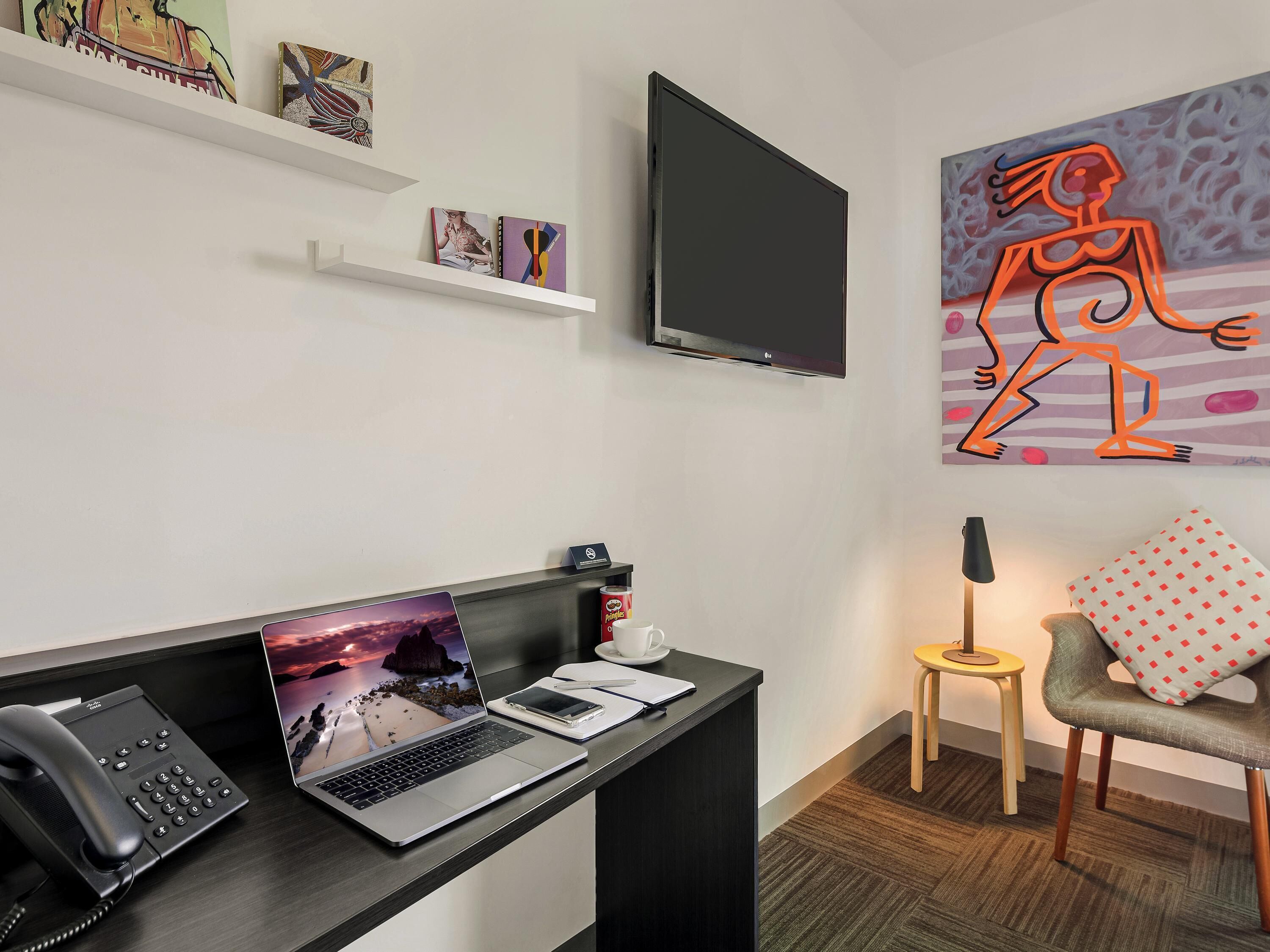 Standaard tweepersoonskamer, 1 tweepersoonsbed, balkon | Een minibar, een kluis op de kamer, individueel gedecoreerd