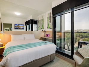 Minibar, in-room safe, individually decorated, individually furnished