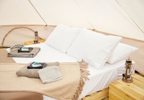 Bed sheets - Mount Hart Wilderness Lodge (King Leopold Ranges)
