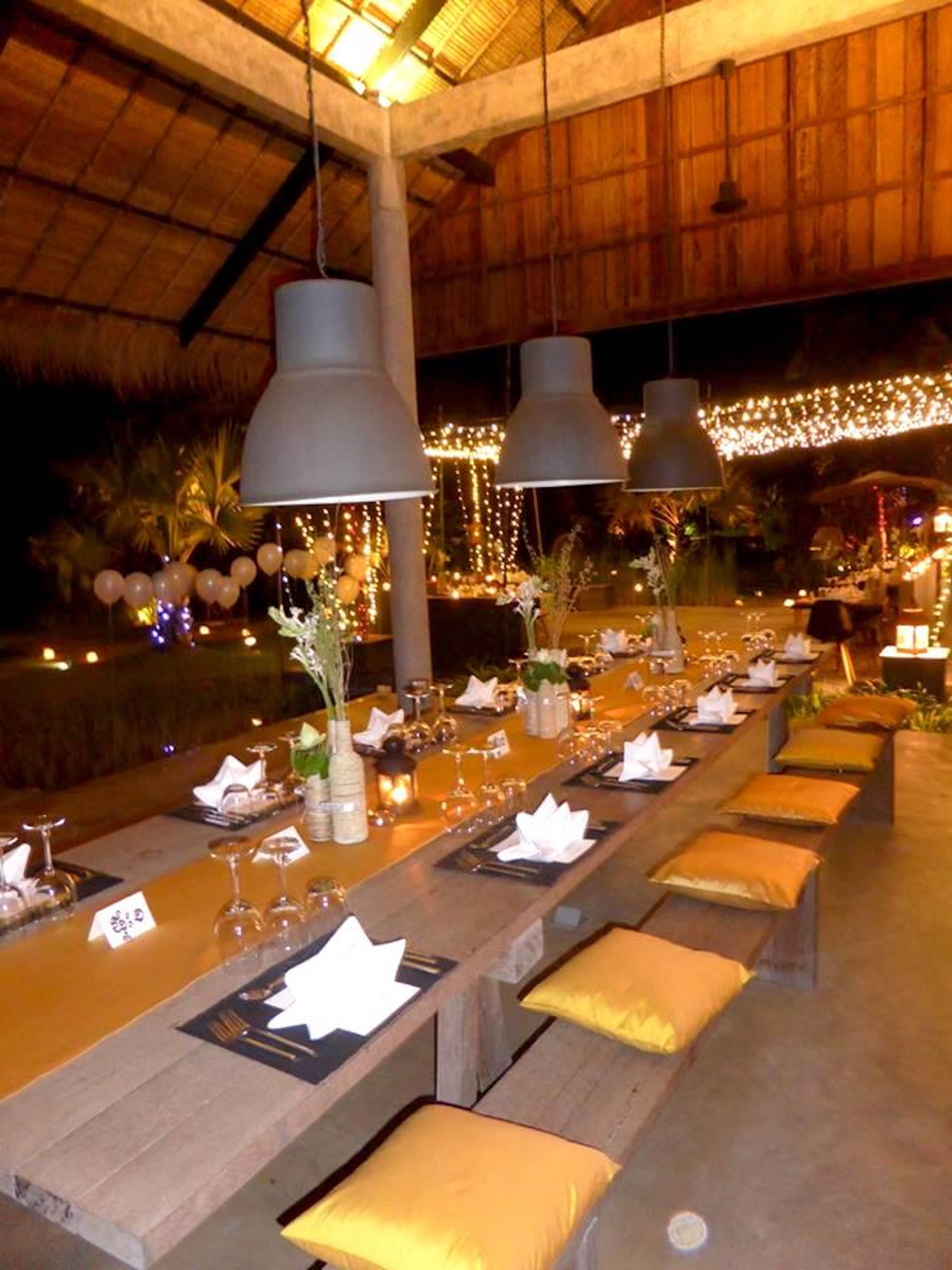 breakfast, lunch, dinner served; international cuisine, pool views