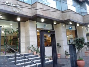 Exterior - The Athena Hotel (New Delhi)