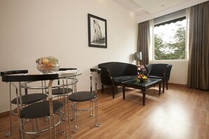 Executive Room | City view - The Athena Hotel (New Delhi)