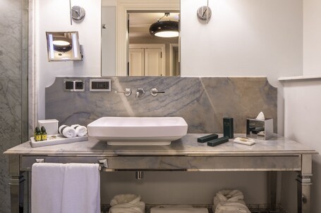 The Bank Hotel Istanbul, a Member of Design Hotels Special Class - Image 34