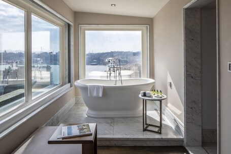 The Bank Hotel Istanbul, a Member of Design Hotels Special Class - Image 11