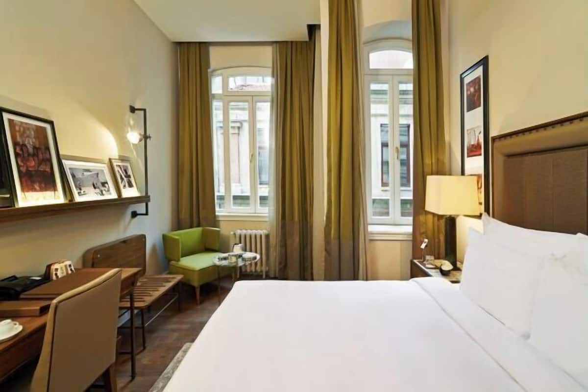 1 bedroom, minibar, in-room safe, desk