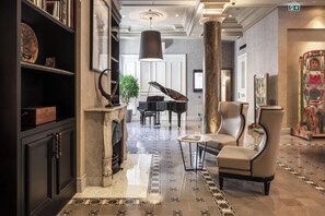 Lobby - The Bank Hotel Istanbul, a Member of Design Hotels - Special Class (Istanbul)