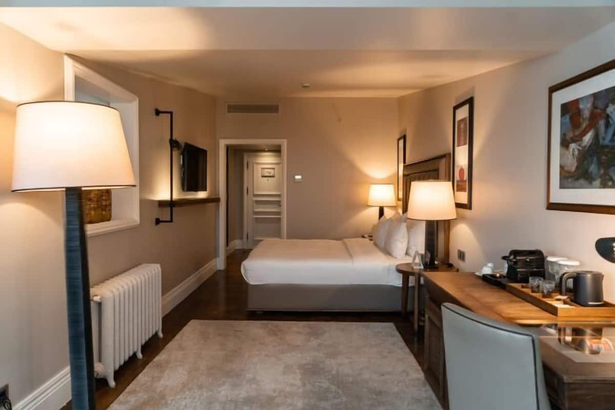 1 bedroom, minibar, in-room safe, desk