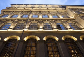 Façade de l’hébergement - soirée/nuit