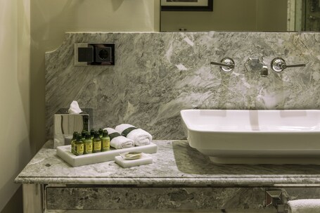 The Bank Hotel Istanbul, a Member of Design Hotels Special Class - Image 33