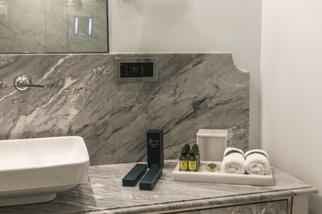 The Bank Hotel Istanbul, a Member of Design Hotels Special Class - Image 118