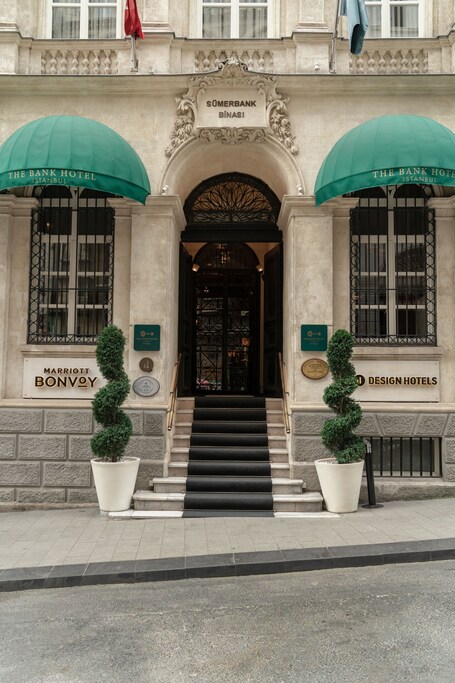 The Bank Hotel Istanbul, a Member of Design Hotels Special Class - Image 6