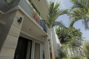 Fachada de la propiedad