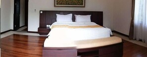 3 bedrooms, in-room safe, blackout curtains, free WiFi