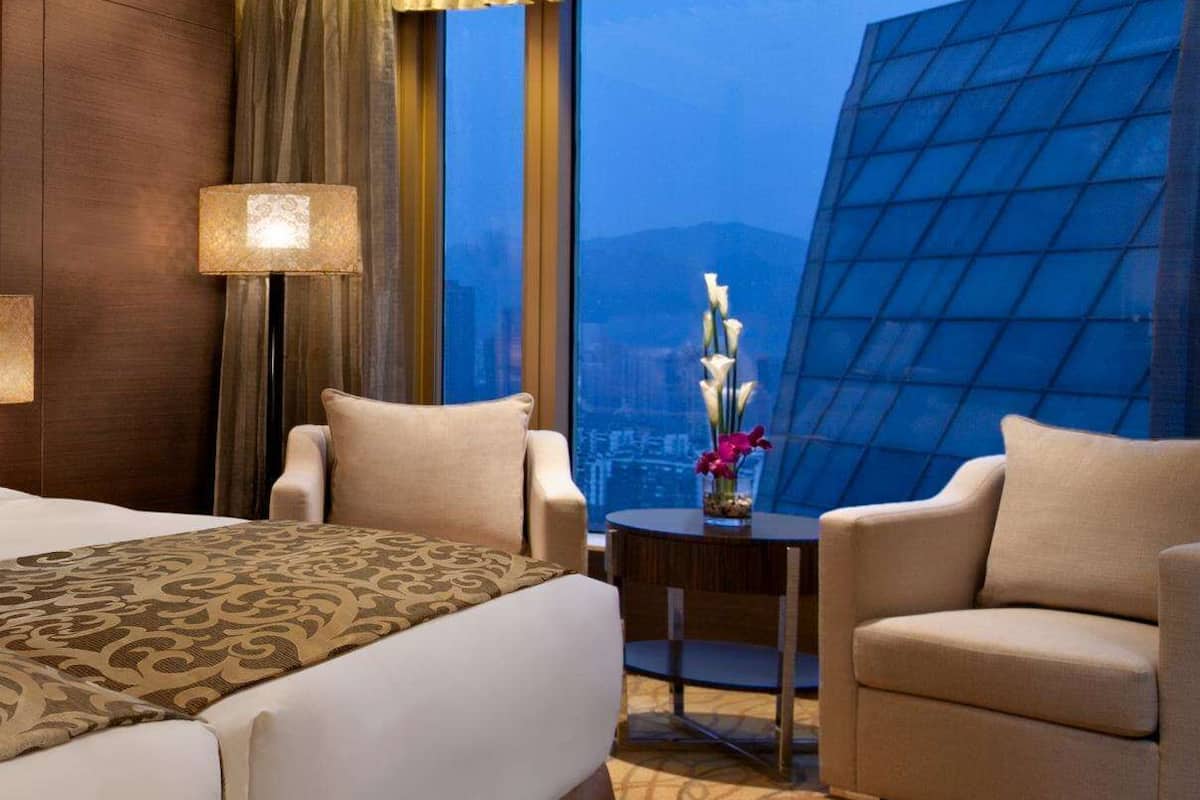 down duvets, minibar, in-room safe, desk