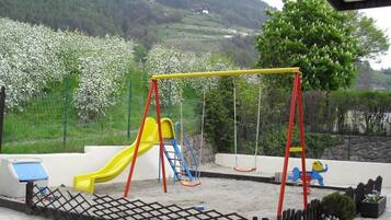 Außen-Kinderspielplatz