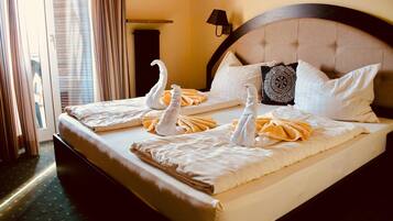 Desk, free cribs/infant beds, free WiFi, bed sheets