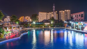 Hồ bơi