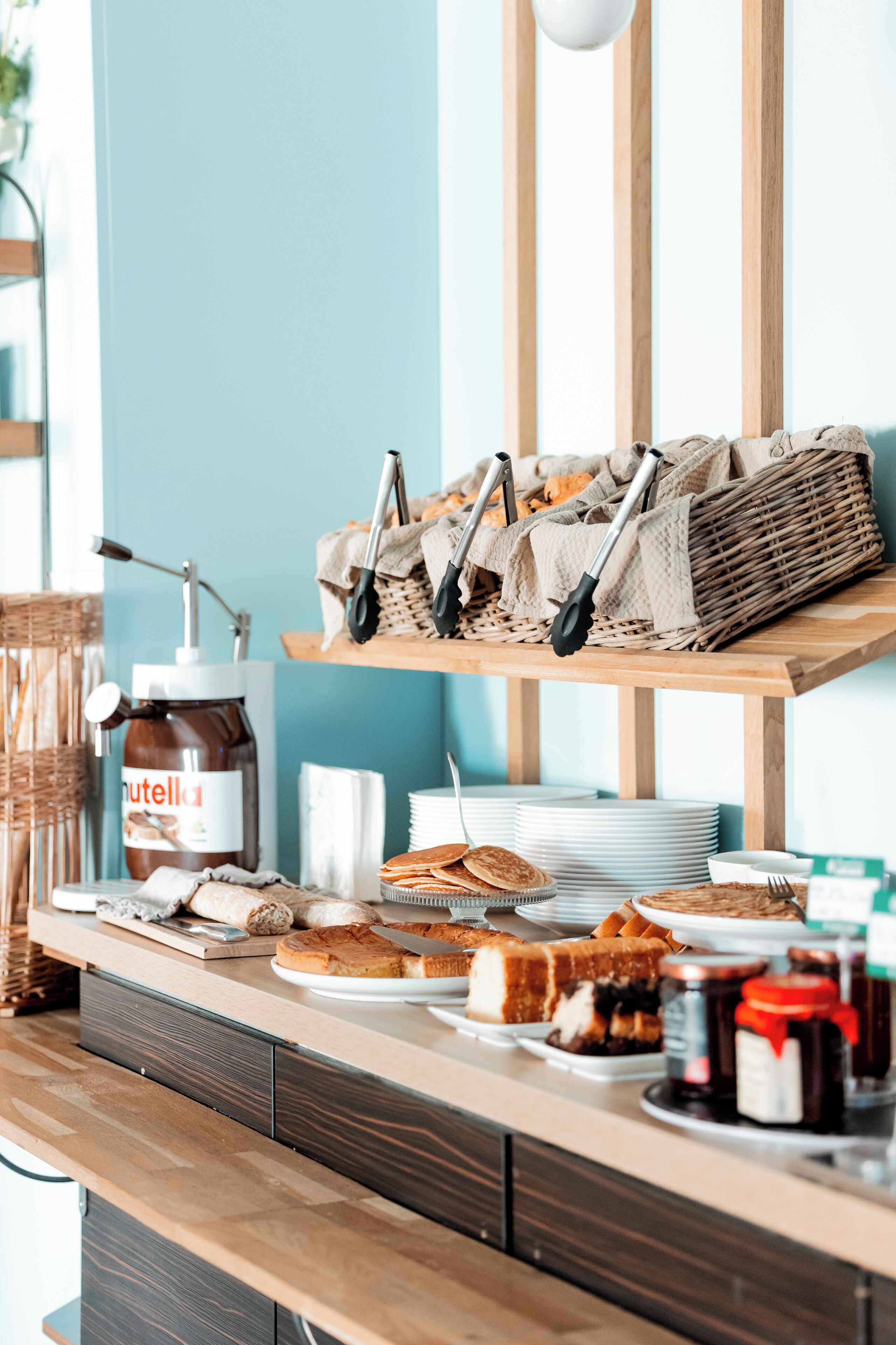 daily continental breakfast (eur 14 per person)