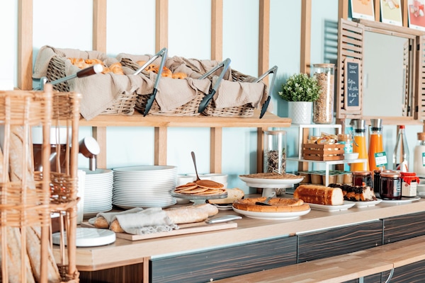 Sarapan Eropah setiap hari (EUR 14 seorang)