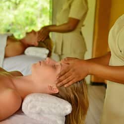 Espace de soins pour les couples, soins corporels, soins d'aromathérapie