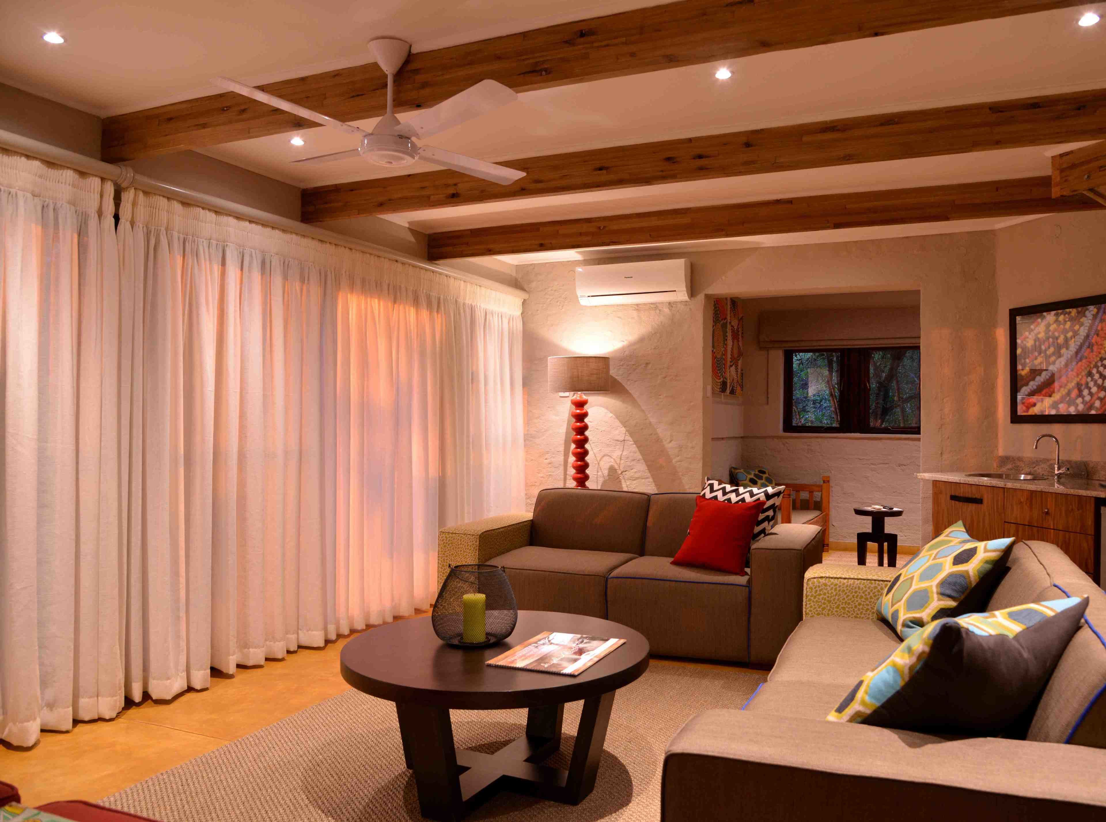suite, 3 bedrooms | living area