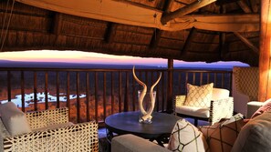 Library - Victoria Falls Safari Suites (Victoria Falls)