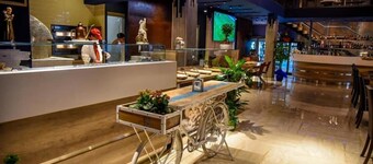 Business Hotel