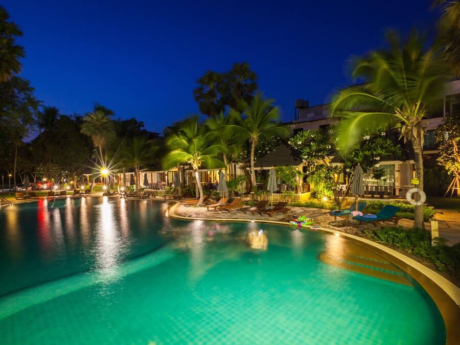 Outdoor pool, pool loungers