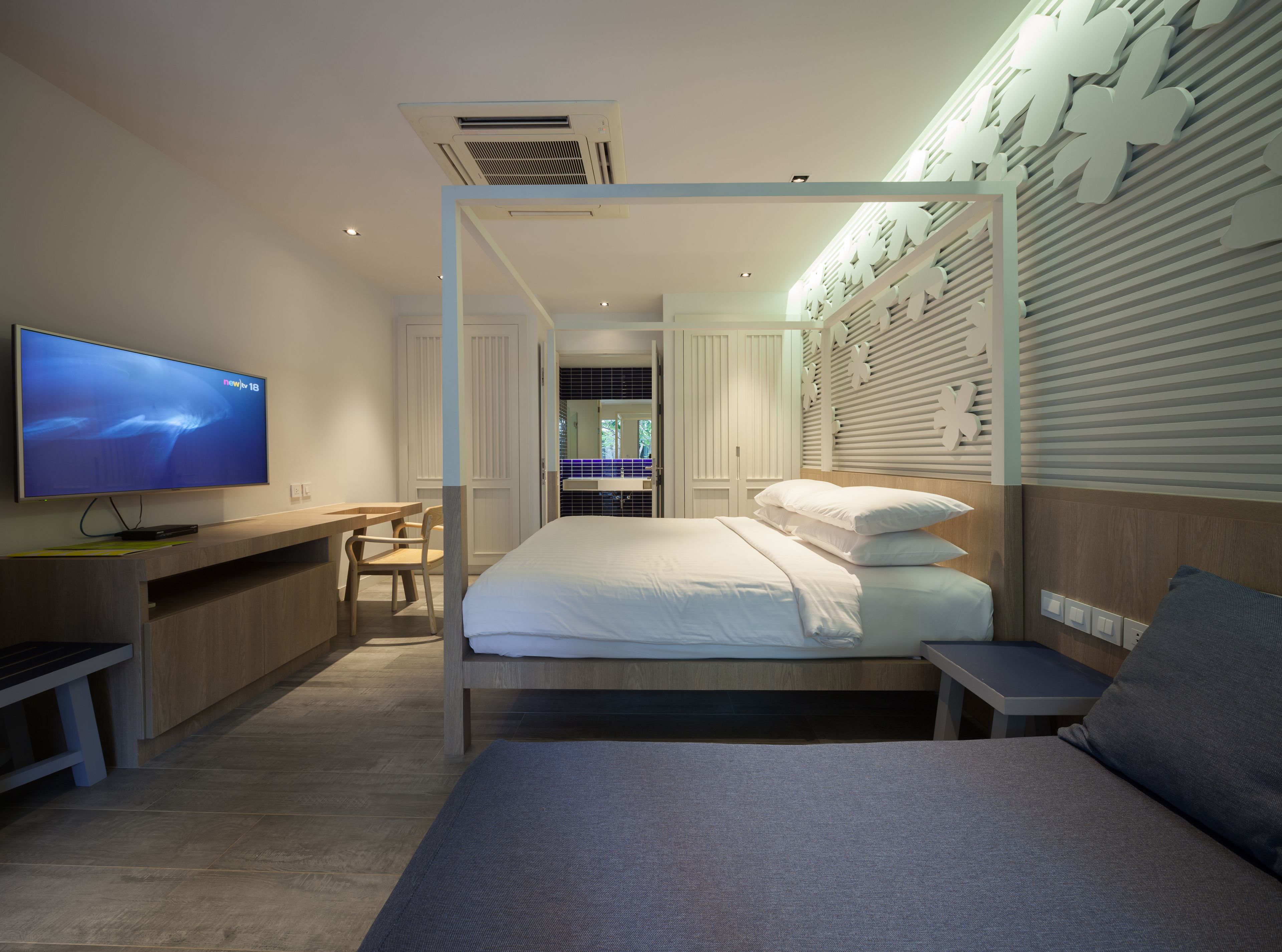 deluxe room  | in-room safe, blackout curtains, free cots/infant beds, rollaway beds