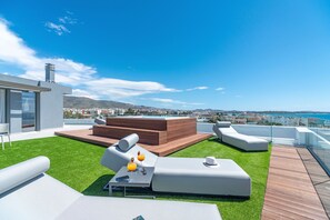 Penthouse Suite, Sea View and Jacuzzi | Terrace/patio