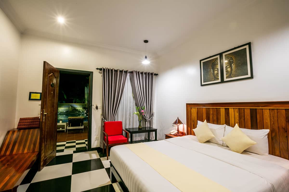 10 bedrooms, premium bedding, pillow-top beds, minibar
