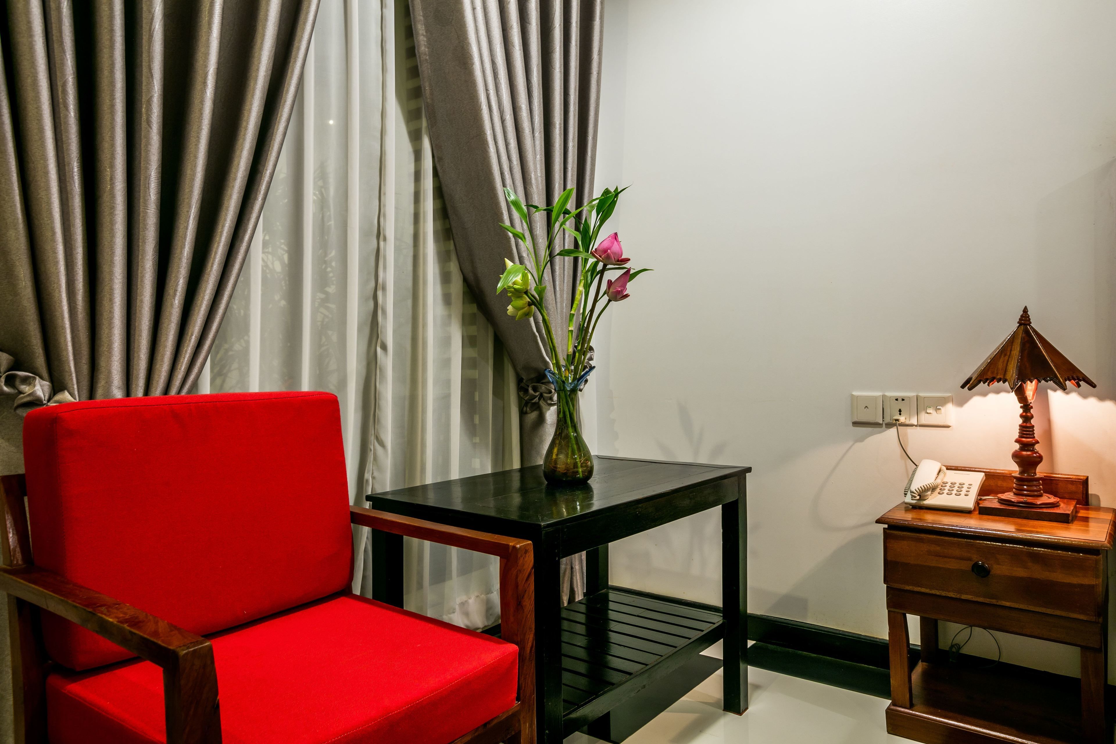 10 bedrooms, premium bedding, pillow-top beds, minibar