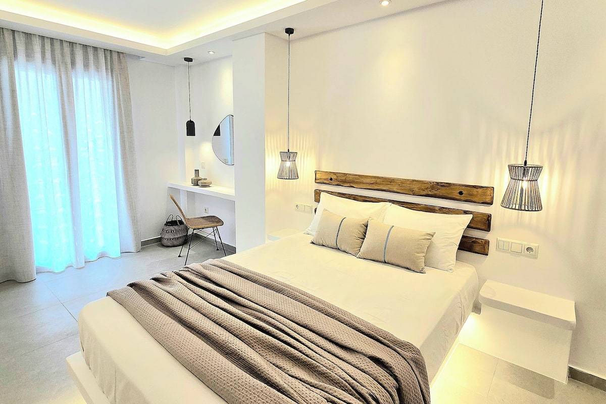 Deluxe Double Room | Premium bedding, memory-foam beds, individually decorated