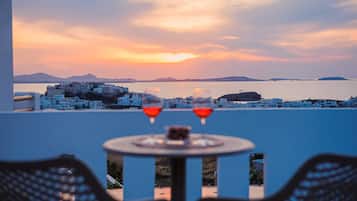 Quarto casal luxo, sacada, vista para o mar | Terraço/pátio