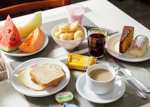 Desayuno buffet incluido todos los días