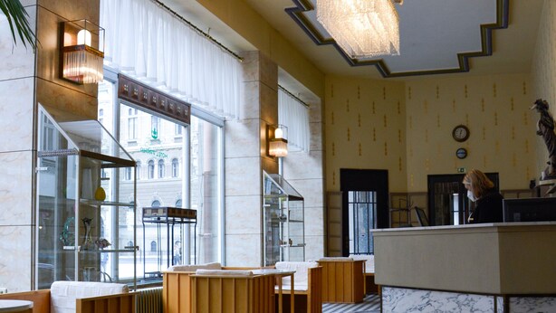 Lobby sitting area - Hotel Praha (Liberec)