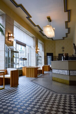 Unclassified image, 3 of 44, button - Hotel Praha (Liberec)