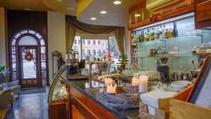 Bar (on property) - Hotel Praha (Liberec)