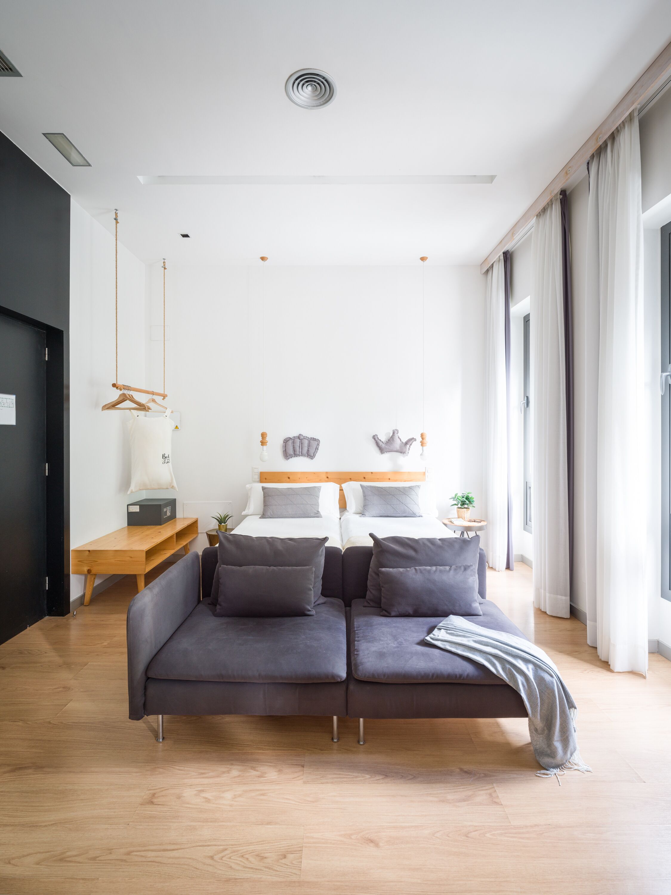 小型套房, 2 张单人床, 公园景观 (Single Use) | 羽绒被、迷你吧、客房内保险箱、特色家居