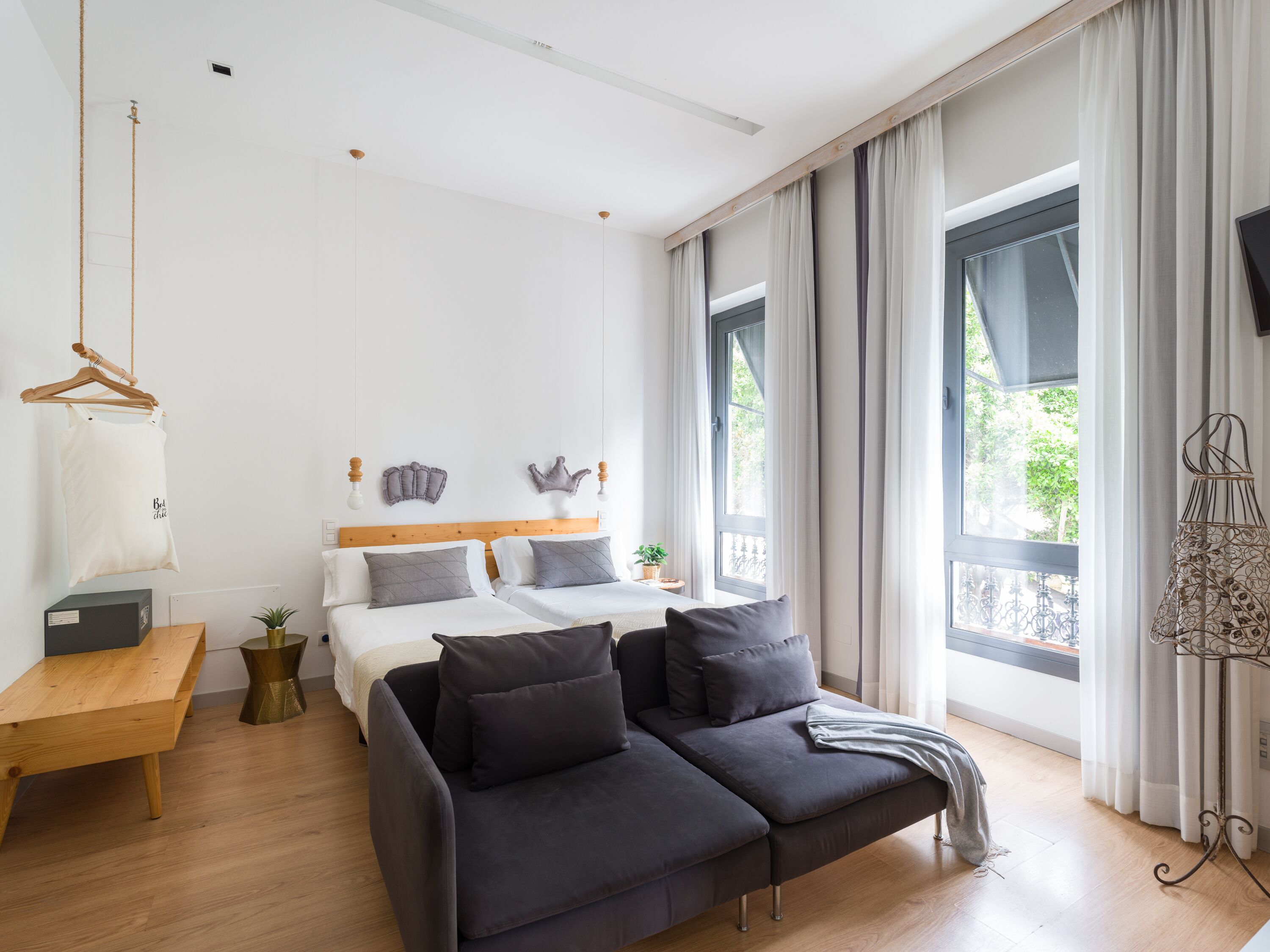 小型套房, 2 张单人床, 公园景观 (Single Use) | 羽绒被、迷你吧、客房内保险箱、特色家居