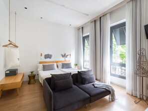 Junior Suite, 2 Twin Beds, Park View (Single Use) | Down comforters, minibar, in-room safe, individually furnished