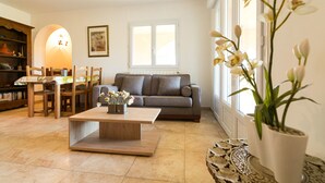 Free cots/infant beds, bed sheets - Le Relais de Saleccia (Santo-Pietro-di-Tenda)